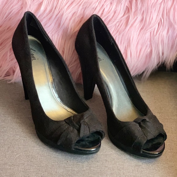 FIONI Clothing Shoes - Black Fioni Heels